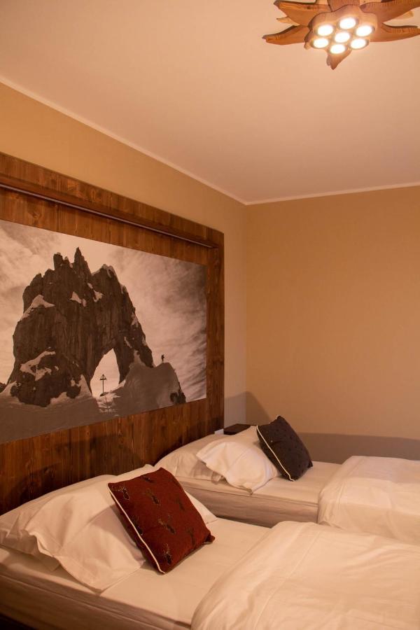 Garni Le Grigne Bed & Breakfast Barzio Bagian luar foto